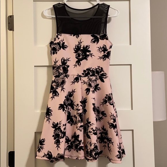 Floral Semi-Formal dress - Picture 2 of 5